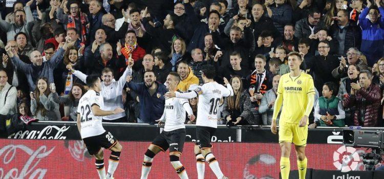 El Villarreal falla un penal davant el València i acaba perdent el duel de rivalitat regional a Mestalla (2-1)