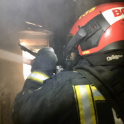 Incendi en la tercera planta d’un edifici de cinc altures a Vila-real