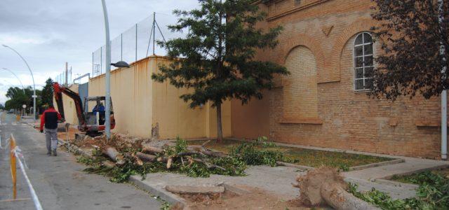 Serveis Públics realiza actuacions de millora de la seguretat a l’entorn i els accessos del col·legi Carmelites