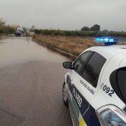 La pluja de les últimes hores provoca el tall de camins rurals i danys en edificis de Vila-real