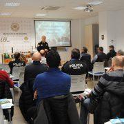 40 persones es formen de la mà de la Policia Local en control i seguretat d’espectacles pirotècnics 