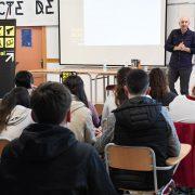 Arranca la primera sessió del Cicle de literatura negra per a joves amb Vicent Usó