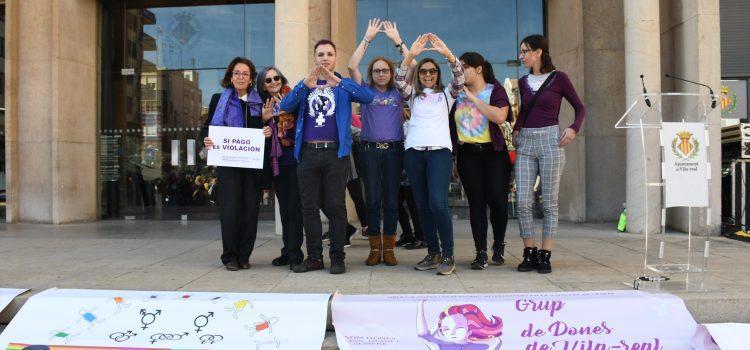Vila-real es tiny de morat per a commemorar el Dia de la Dona