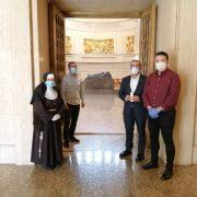 Instal·len mampares de protecció en la basílica i el convent de Sant Pasqual per a complir amb les mesures de prevenció