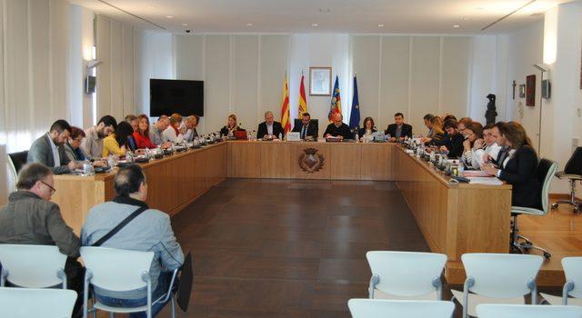 Compromís dóna veu als veïns i registra una vintena de preguntes per al Ple