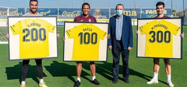 El Villarreal homenatja a Trigueros, Asenjo i Bacca per complir centenari com ‘groguets’