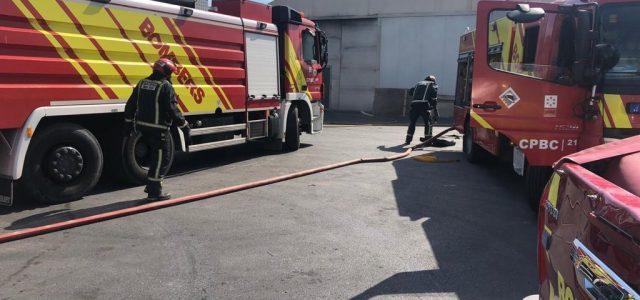 Incendi industrial en una empresa de transports de Vila-real