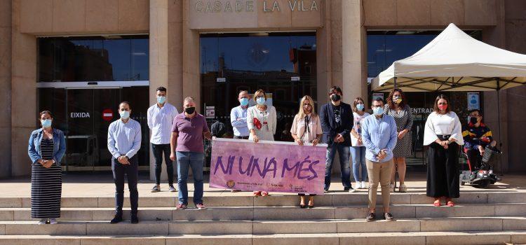Vila-real realitza un minut de silenci per l’assassinat masclista d’una jove a València