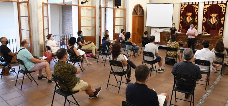 Benlloch i Beteta reuneixen les AMPA de Vila-real per atendre les preocupacions de la tornada a l’escola