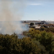 Incendi en una zona de cultiu abandonada en el paratge de Santa Quitéria