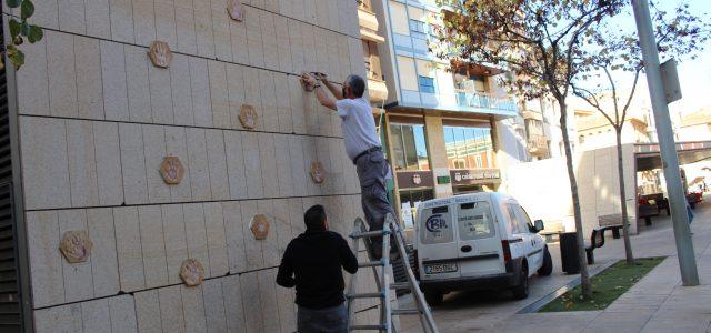 ‘La comunitat’ s’exhibeix com a símbol de lluita contra la violència masclista 