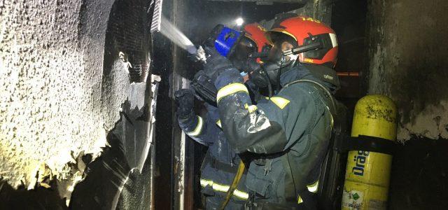 Evacuat un edifici sencer per un incendi en la quarta planta