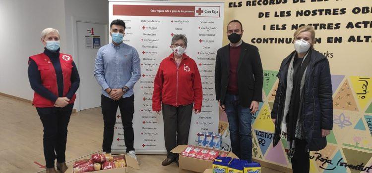 L’Agrupació local de Ciutadans entrega els aliments recollits a Creu Roja Vila-real