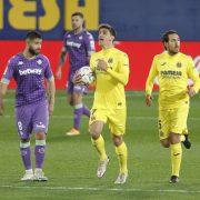 El Villarreal torna a fer un pas arrere en caure davant el Betis en La Ceràmica (1-2)