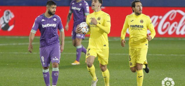 El Villarreal torna a fer un pas arrere en caure davant el Betis en La Ceràmica (1-2)