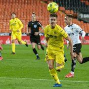 El Villarreal perd el derbi davant el València que tenia guanyat en el minut 86 (2-1)