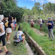 Una vintena de persones han recorregut els sis km de la senda del botànic Calduch el diumenge 