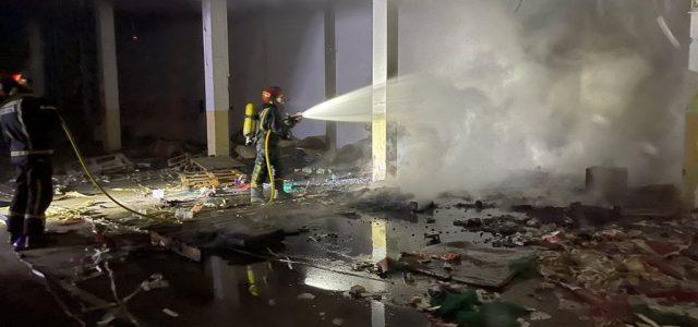 Incendi de matinada en una nau industrial abandonada de Vila-real