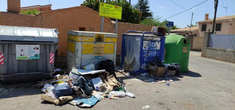 Veïns de Vila-real es queixen de la brutícia en un dels ‘punts nets’ de la ciutat