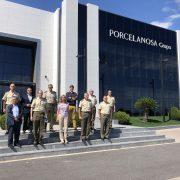 Una delegació de l’Exèrcit visita Porcelanosa per compartir experiències de treball tecnològic i logístic