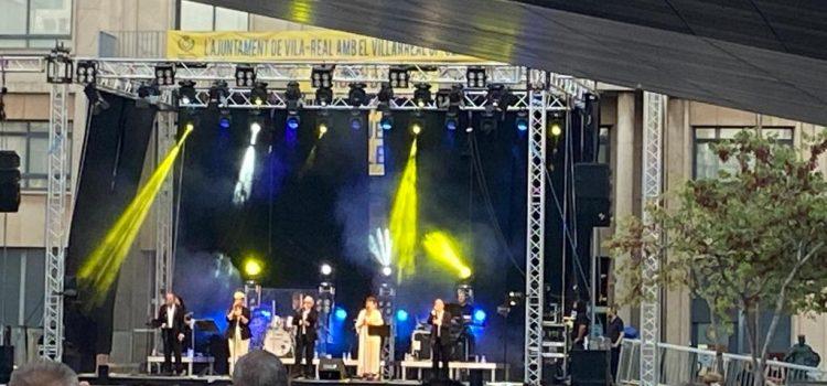 Mocedades celebra el seu 50 aniversari amb un concert ple de gom a gom a la Plaça Major