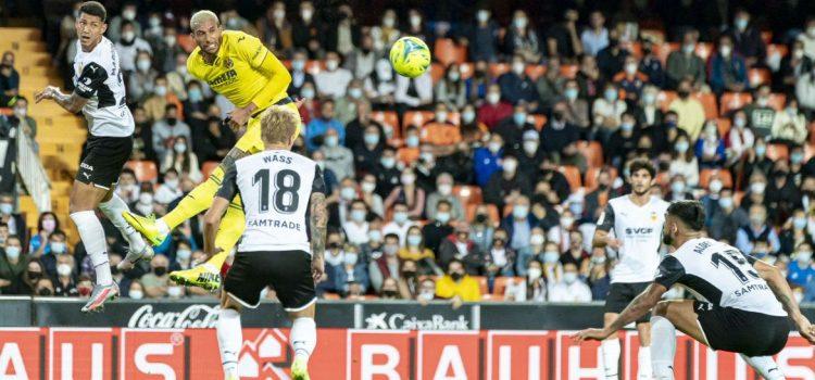 Un Villarreal molt gris cau derrotat pel València a Mestalla (2-0)