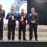 La Policia Local de Vila-real rep la medalla d’honor de la Guàrdia Urbana de Barcelona