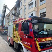 Incendi en un habitatge de dues plantes del carrer Aviador Franco