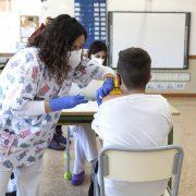 Arranca la vacunació dels menors d’onze anys en els centres escolars