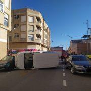 GALERIA D’IMATGES | Accident de tràfic amb atrapats i dos cotxes implicats a Vila-real