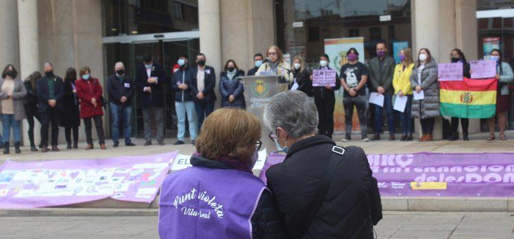 FOTOGALERIA| Vila-real bolcada amb el 8M