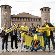 Torí es tenyeix de groc amb l’arribada de l’equip i els groguets