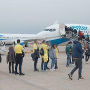 Queixes dels aficionats del Villarreal per el retard del vol de Liverpool a Castelló