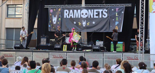 Els més xicotets de Vila-real van gaudir ahir del concert amb els Ramonets
