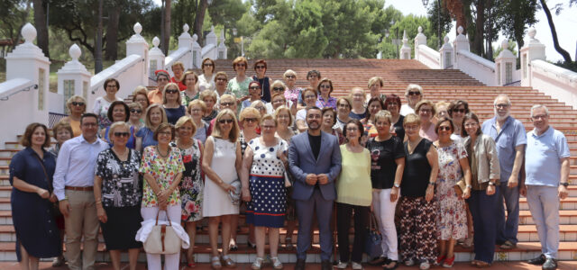 Benlloch acompanya a l’Associació d’ames de casa de Vila-real en els actes del final de curs