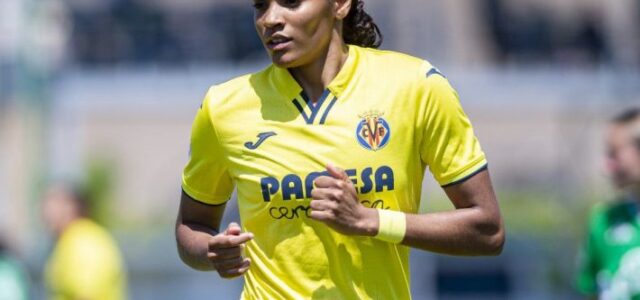 La Selecció Espanyola cita per primera vegada a la davantera del Villarreal Salma Paralluelo