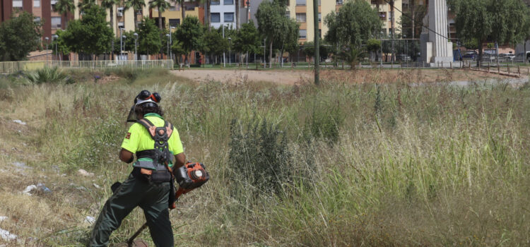 Vila-real es prepara contra els incendis amb la neteja de solars davant el risc per altes temperatures