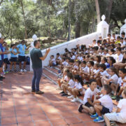 Benlloch visita l’Escola Esportiva d’Estiu al Termet