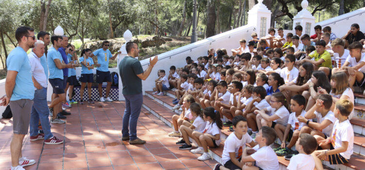 Benlloch visita l’Escola Esportiva d’Estiu al Termet