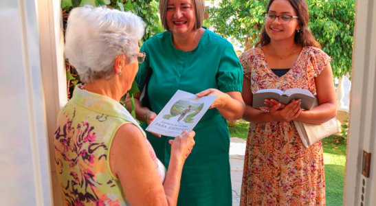 Els 218 testimonis de Jehová de Vila-real reprenen la predicació casa a casa