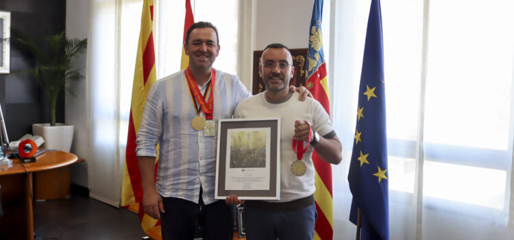 L’esportista vila-realenc Adrián Becker, homenatjat per l’Ajuntament