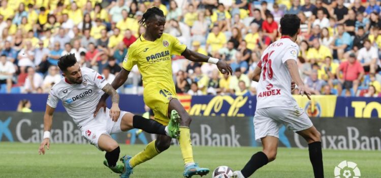 El Villarreal només pot arrencar un empat davant el Sevilla amb gol d’Àlex Baena al Ciutat de València (1-1)