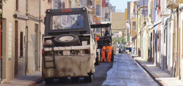 Vila-real inverteix 250.000 euros en manteniment de vies urbanes amb l’asfaltat