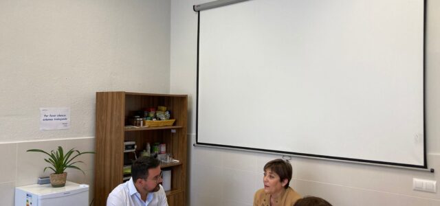 Casabó visita diferents projectes de la Fundació Manantial a Vila-real
