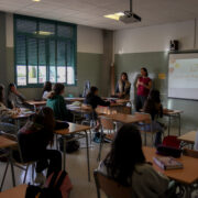 Vila-real fomenta el respecte pel patrimoni entre els joves a través dels tallers Planalab UJI en huit centres educatius