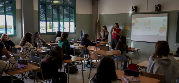 Vila-real fomenta el respecte pel patrimoni entre els joves a través dels tallers Planalab UJI en huit centres educatius