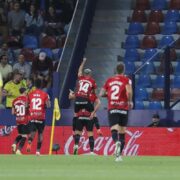 Un Villarreal fet un flan en defensa i inoperant en atac pateix un revolcó per part del Mallorca (0-2)