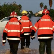 Rescatats una mare i un fill atrapats a l’aigua provocada per la pluja a Vila-real