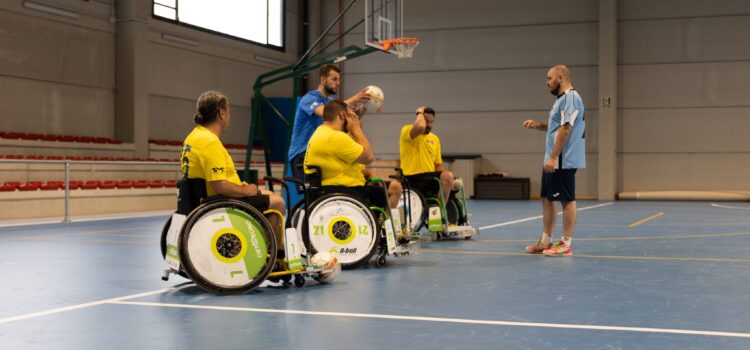 Anima’t a provar A-Ball, el futbol sala adaptat a Vila-real