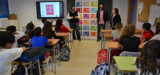 Educació i Creu Roja promouen el programa ‘Activant competències’ contra l’absentisme escolar